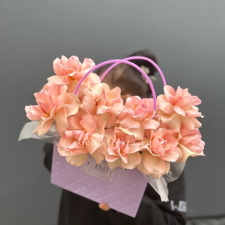 Сумочка с розами "Кети" в Брянске