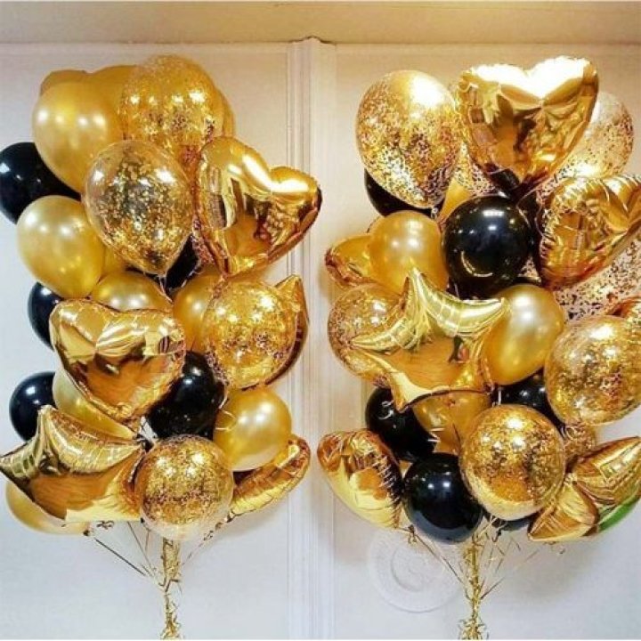 Фонтан шаров "Чёрное золото" в Брянске