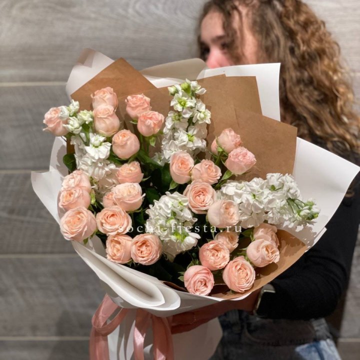 Букет бомбасти и маттиола в Брянске