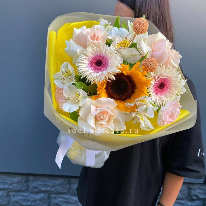 Букет с подсолнухом "Елоу" в Брянске