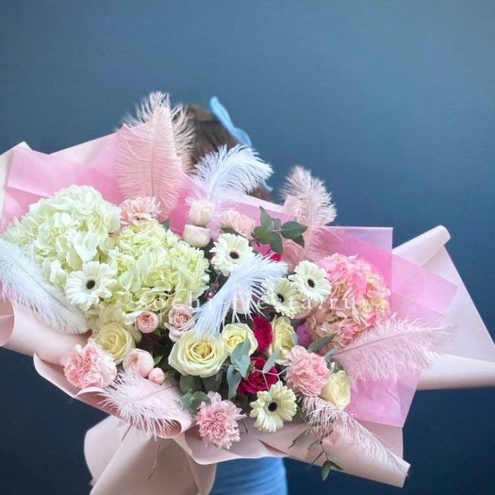 Дизайнерский букет "Валенсия-3" в Брянске