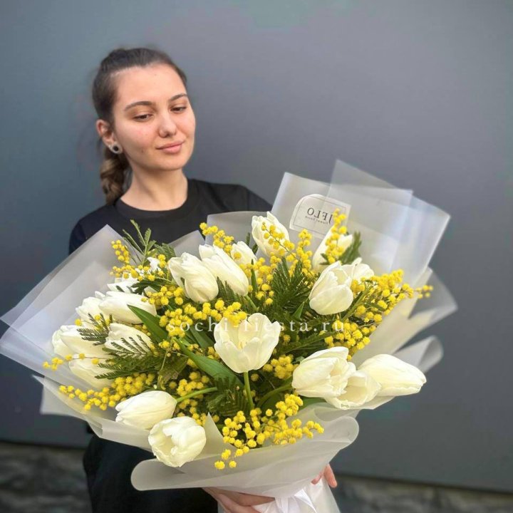 Букет тюльпанов и мимозы в Брянске