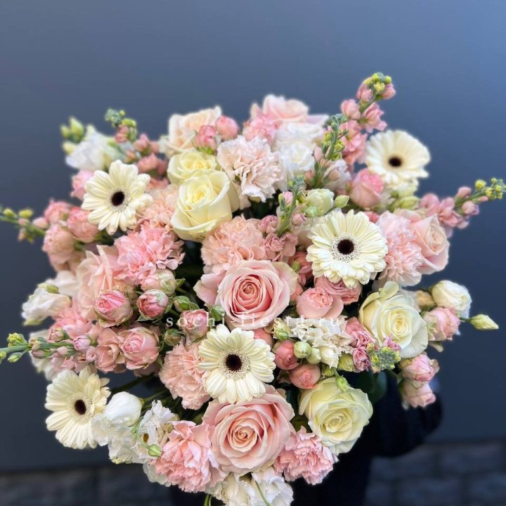 Авторский букет "Нежный" в Брянске