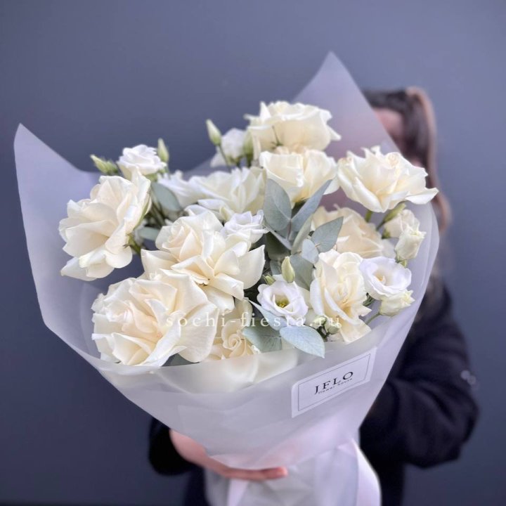 Букет французских роз и эустомы  в Брянске