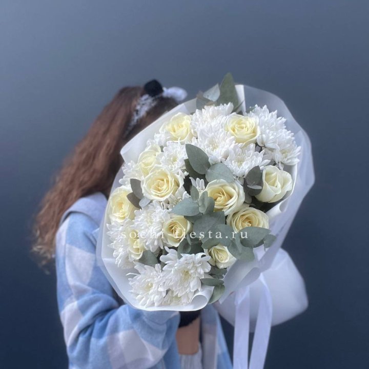  Букет белых роз с хризантемой  в Брянске