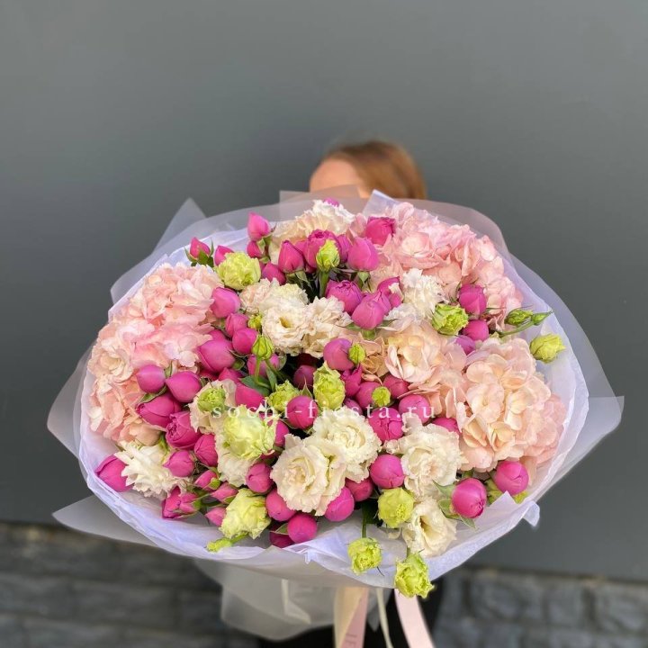  Букет  гортензий и Мисти в Брянске