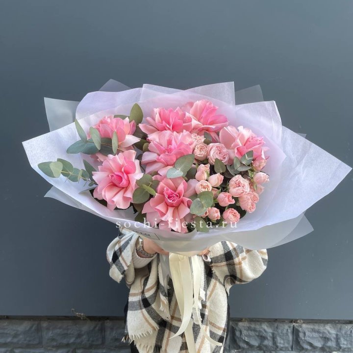 Букет французских и пионовидных роз  в Брянске