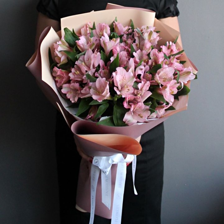 Букет розовых альстромерий в Брянске