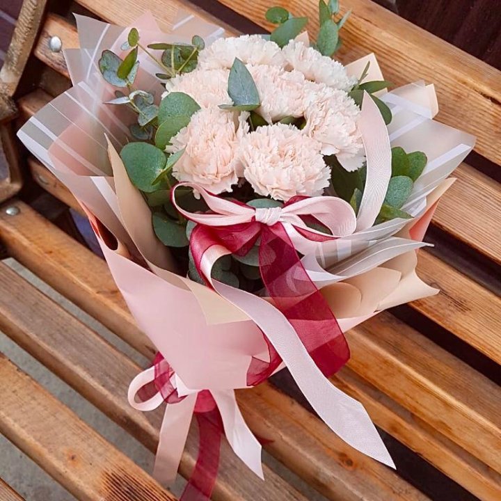 Диантусы с эвкалиптом в Брянске