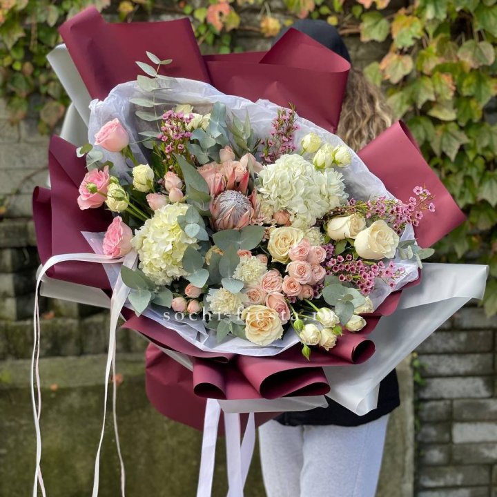 Авторский букет с протеей №1 в Брянске