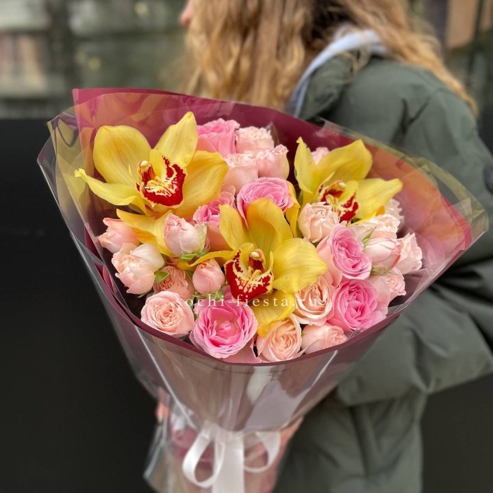  Букет орхидей и роз Есенья в Брянске