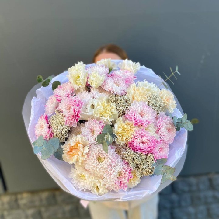 Букет из стойких цветов  в Брянске