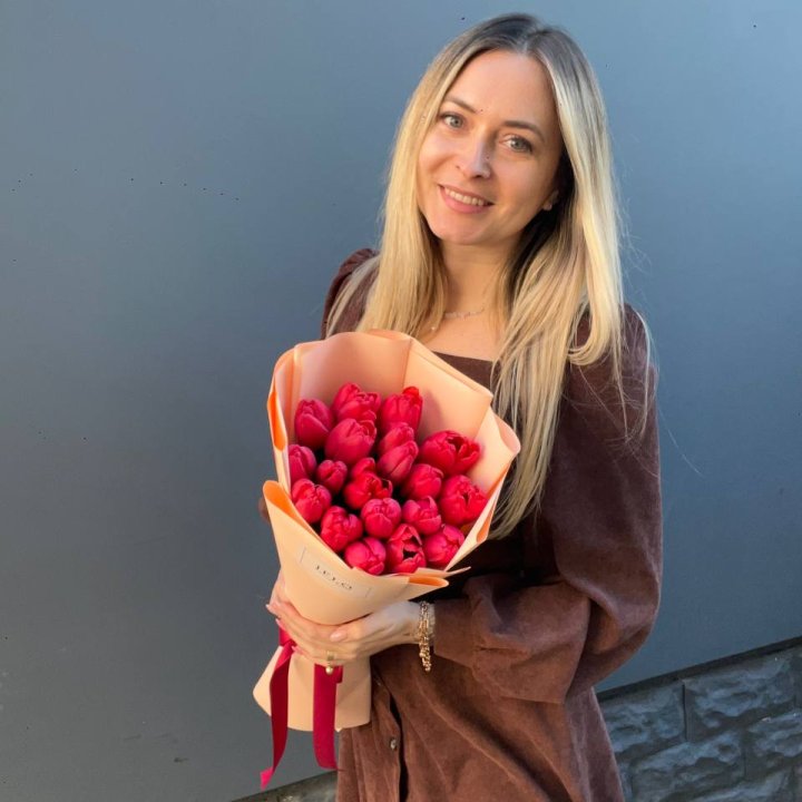  19 красных тюльпанов в Брянске