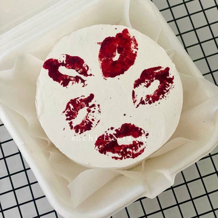 Бенто-торт "Поцелуй" в Брянске