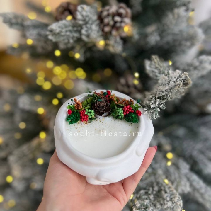 Свеча ароматическая в гипсе Руки с шишкой в Брянске