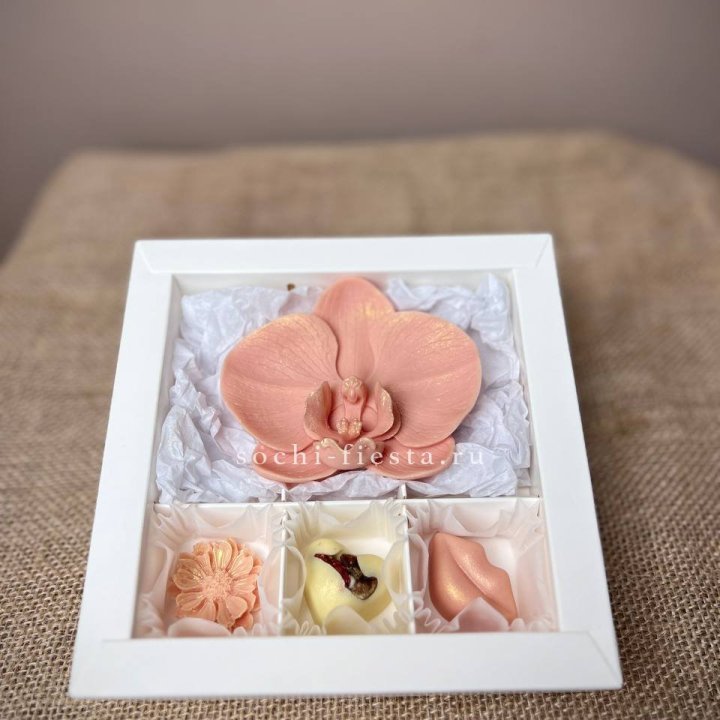 Конфеты из шоколада с Орхидеей в Брянске