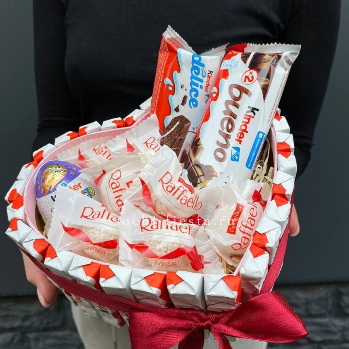 Подарочный набор сердце с Киндерами и Рафаэлло в Брянске