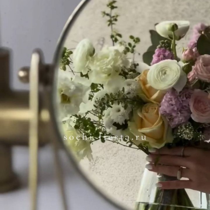 Цветочная подписка "Пакет средний" в Брянске