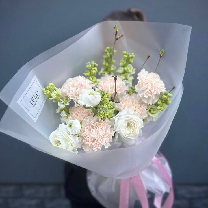 Букет маттиолы и ранункулюсов  в Брянске