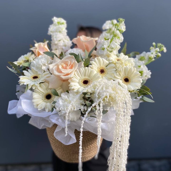 Цветы в джутовом кашпо "Валери" в Брянске