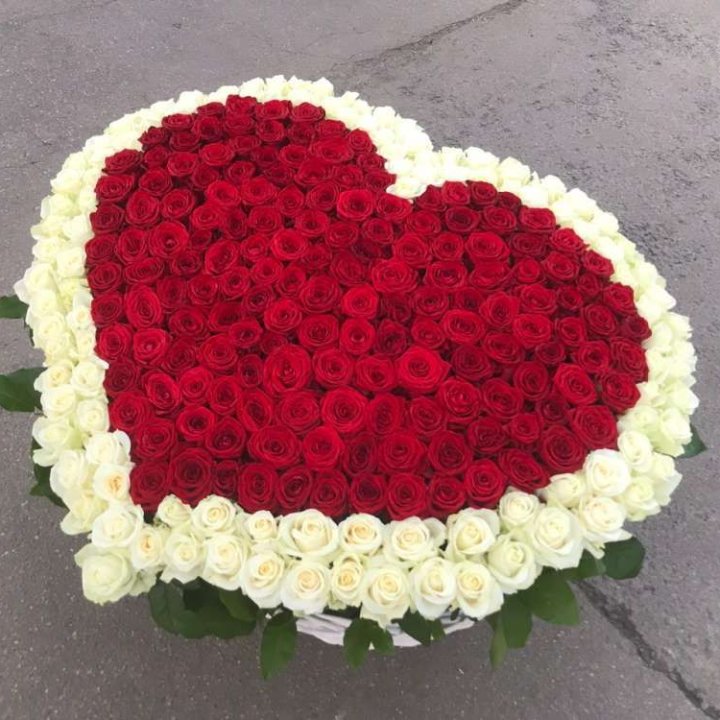 333 розы в корзине в Брянске