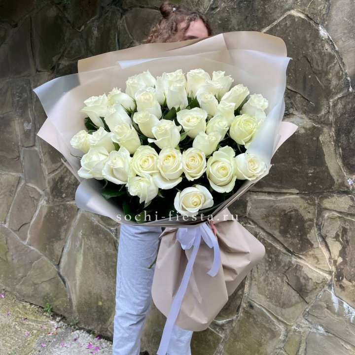 35 голландских роз в Брянске