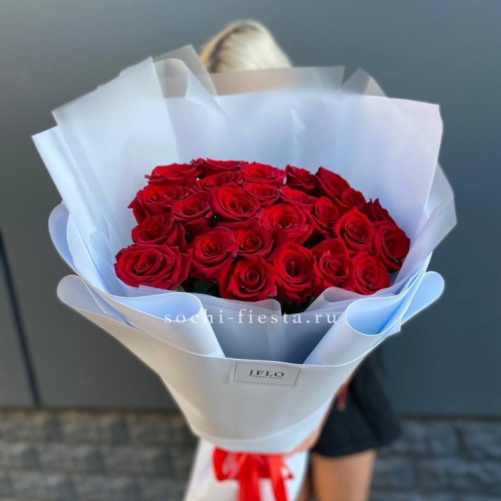 25 высоких роз  в Брянске