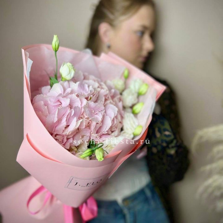 Букет с гортензией №2 в Брянске