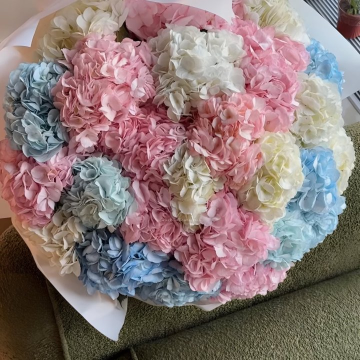 Букет гортензий микс в Брянске