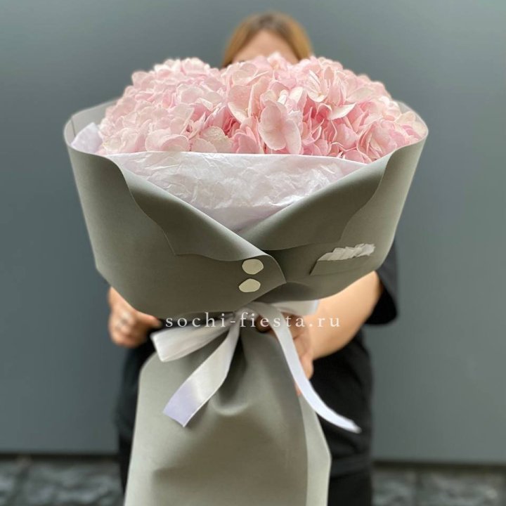  Букет  пиджачок из 5 гортензий в Брянске