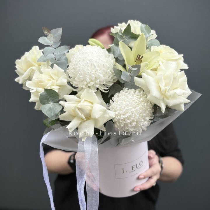 Цветы в шляпной коробке  в Брянске