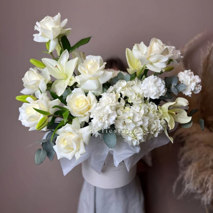 Цветочный бокс "Вайт дримс" в Брянске