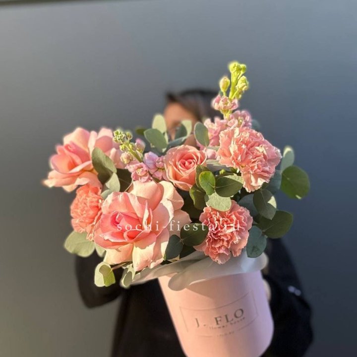 Цветы в боксе "Сизара" в Брянске