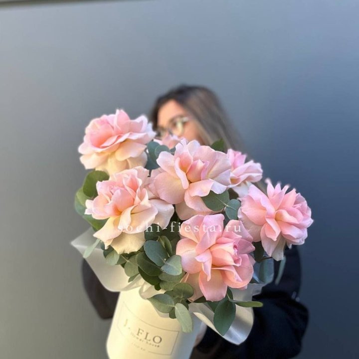 Французские роз в боксе в Брянске