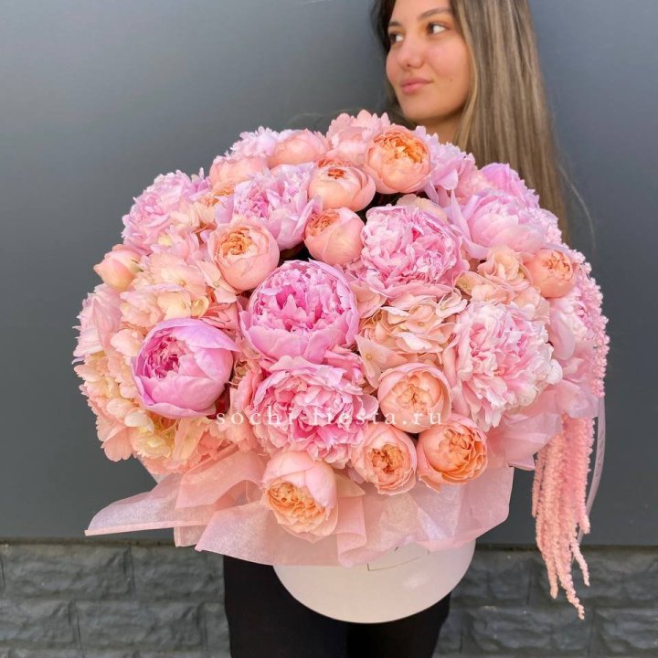 Коробка с пионами "Дабл фловер" в Брянске