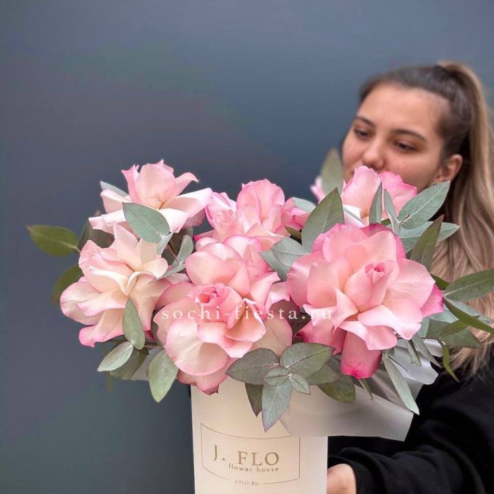 7 Французских роз в боксе в Брянске