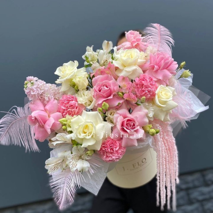 Дизайнерский бокс "Ловели" в Брянске