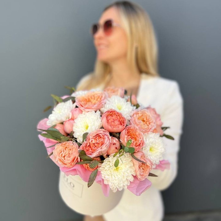 Нежная коробка с цветами в Брянске