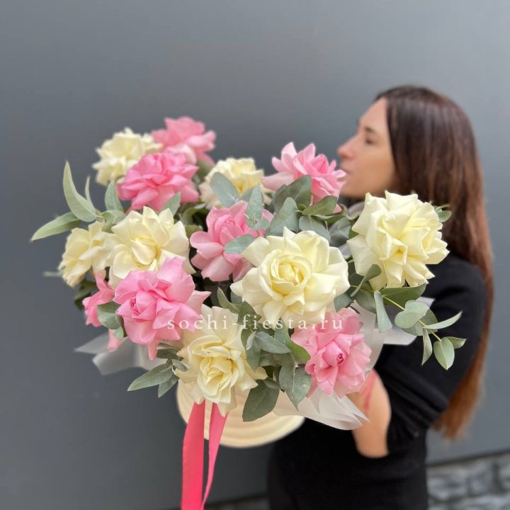 Зефирный бокс из 17 французских роз микс в Брянске