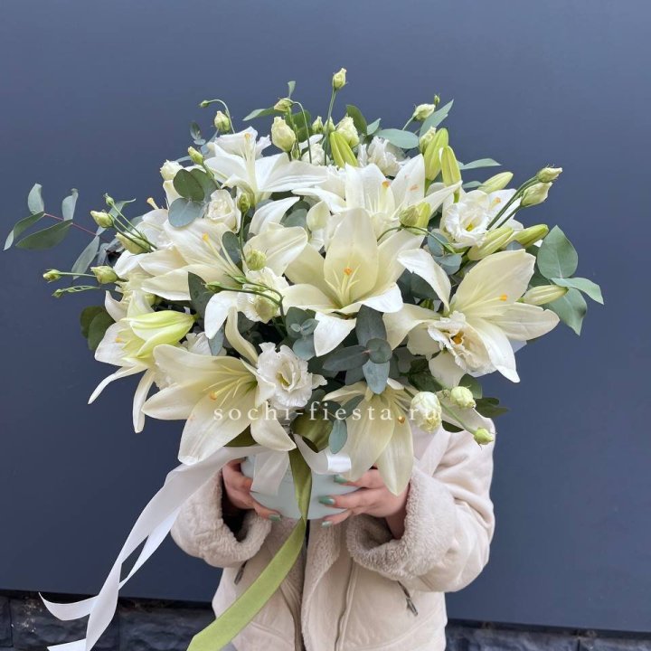 Бокс лилий и эустомы в Брянске