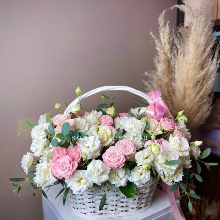 Цветочная корзина "Пинки вайт" в Брянске