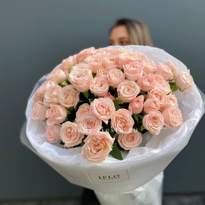 Букет кустовых роз Бомбастик в Брянске