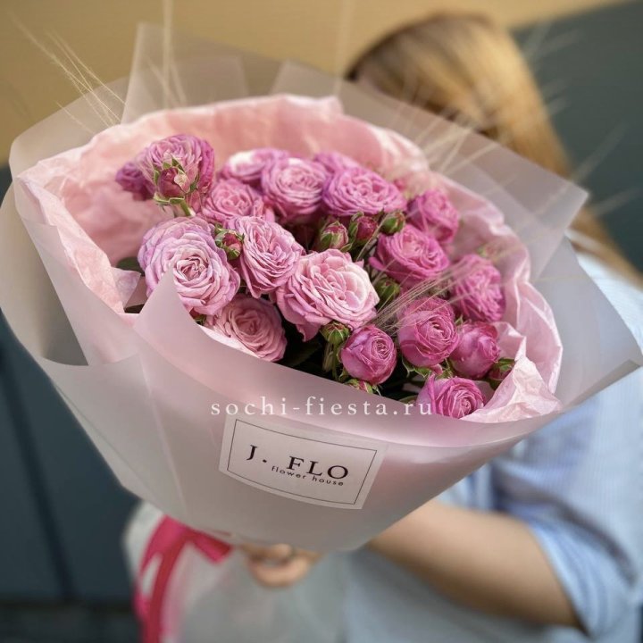 Пионовидные розы Мадам Бомбастик Pink в Брянске