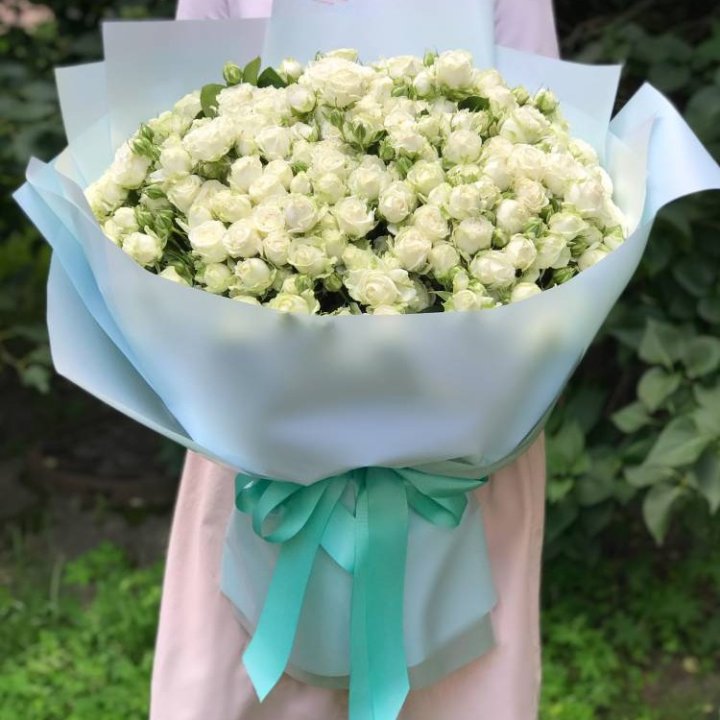 51 белая кустовая роза в Брянске