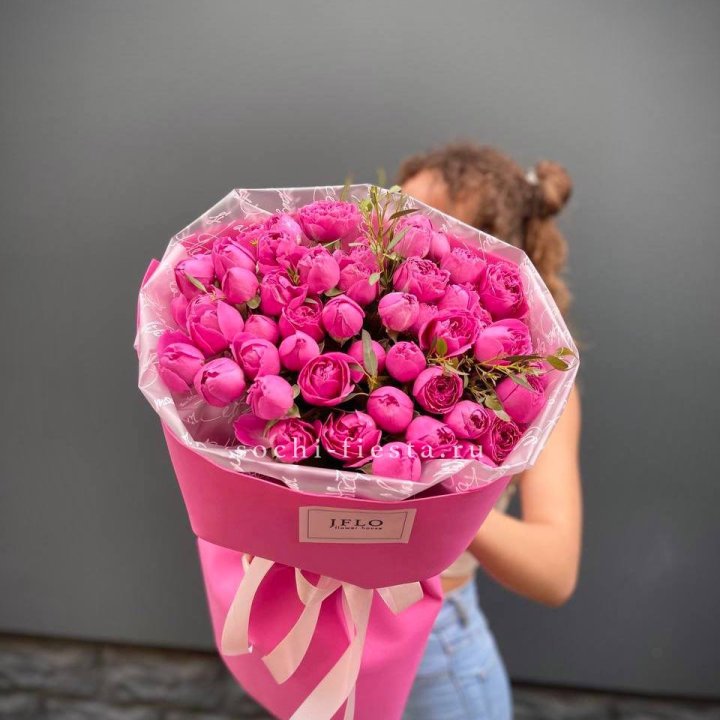 Кустовые розы букет Мисти Баблс в Брянске