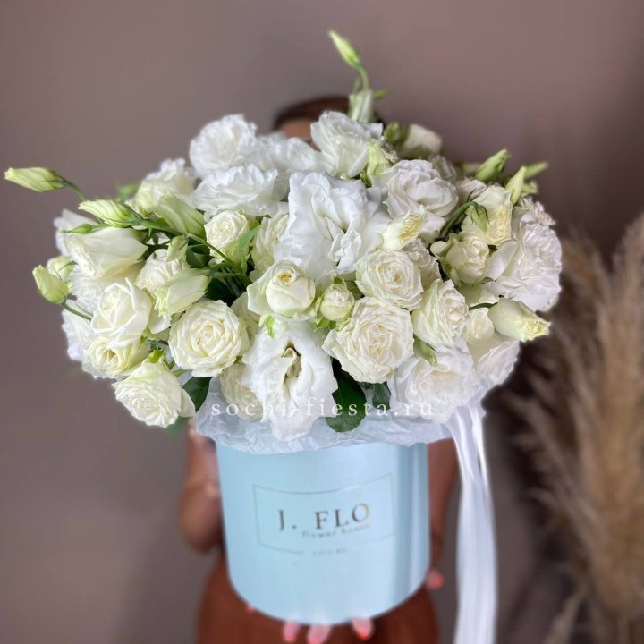 Бокс кустовых роз и эустомы  в Брянске