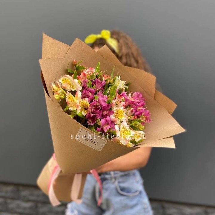 Альстромерии в крафте в Брянске