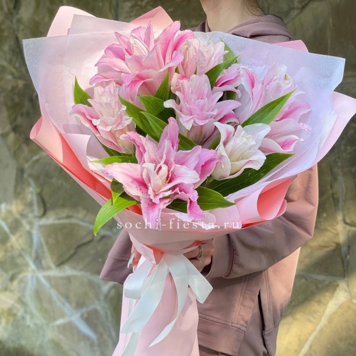 Букет пионовидных лилий №2 в Брянске