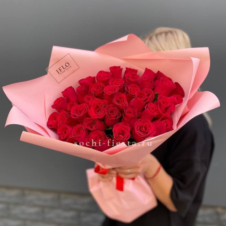 35 красных роз в Брянске