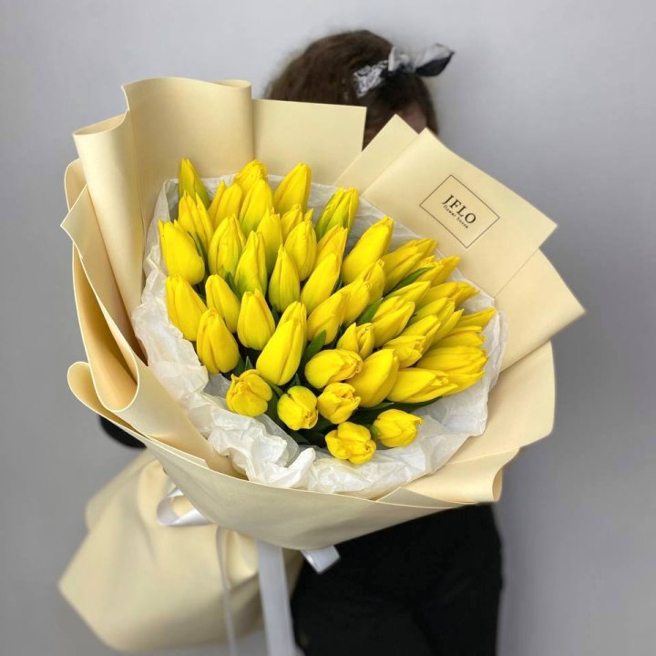 51 жёлтый тюльпан в Брянске